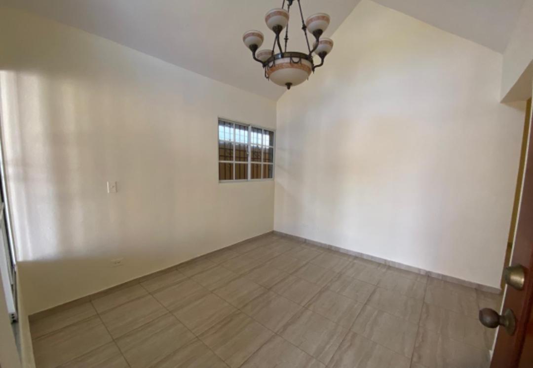 Se vende casa en Residencial Acuario detrás de la avenida España. Foto 7271807-15.jpg