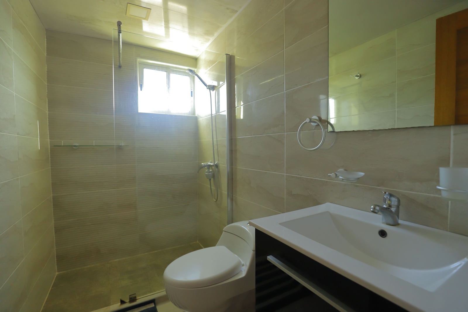 Alquilo Apartamento en Bella Vista  Santo Domingo  2 habs.  2 baños  2 Foto 7272089-10.jpg