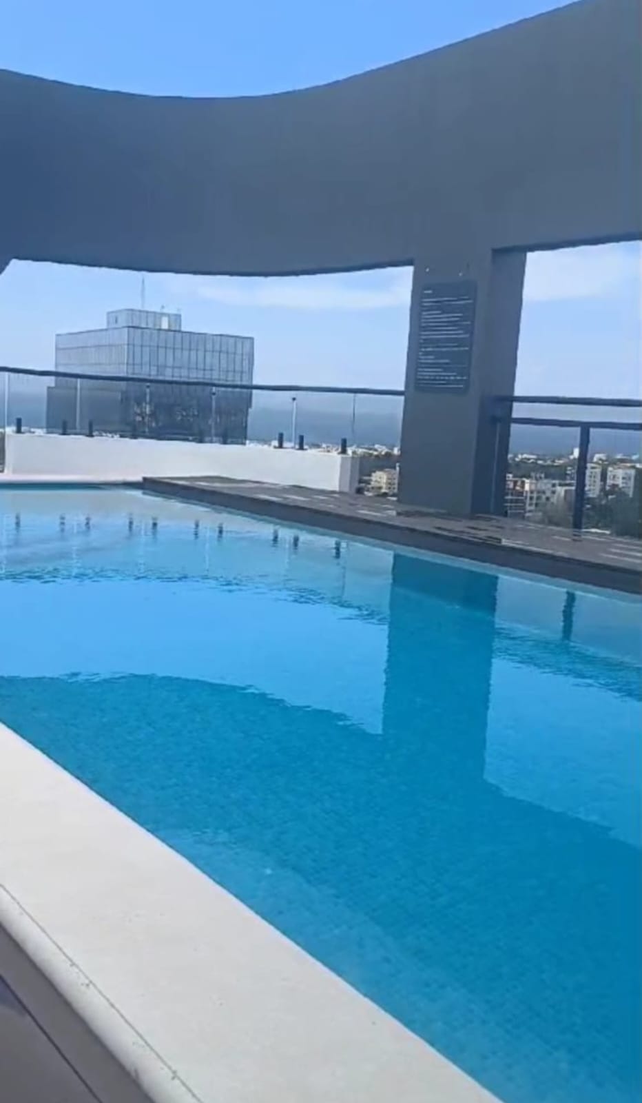 Se alquila hermoso apartamento a una esquina de Downtown Center  Foto 7272295-13.jpg