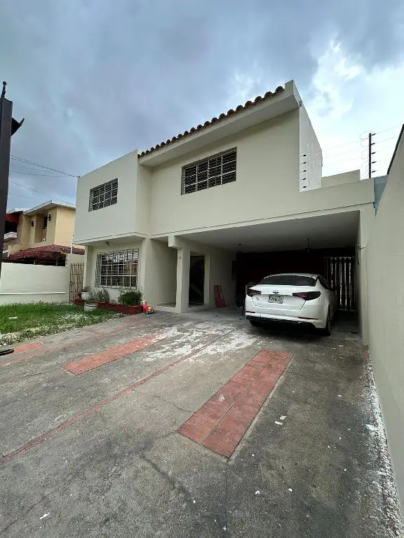 Casa en La Castellana Uso Familiar O Comercial  Foto 7272410-1.jpg