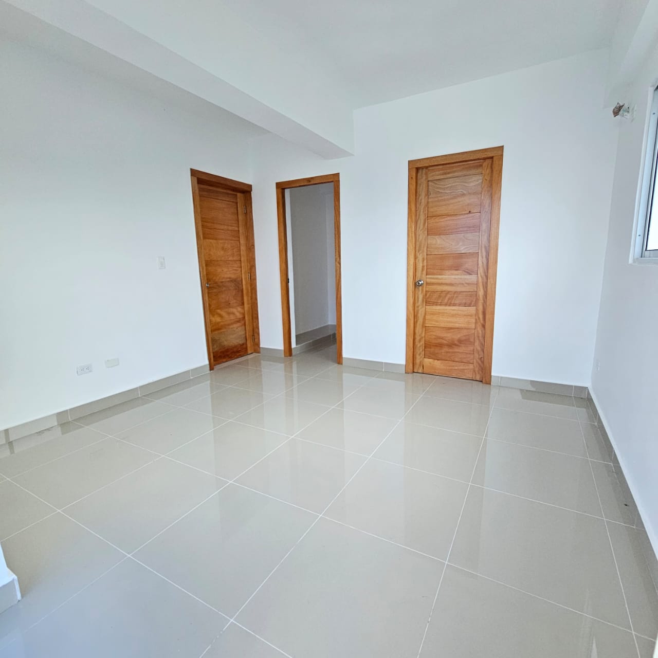 Apartamento de 3 Habitaciones en Venta en el Tropical del este.  Foto 7272588-1.jpg
