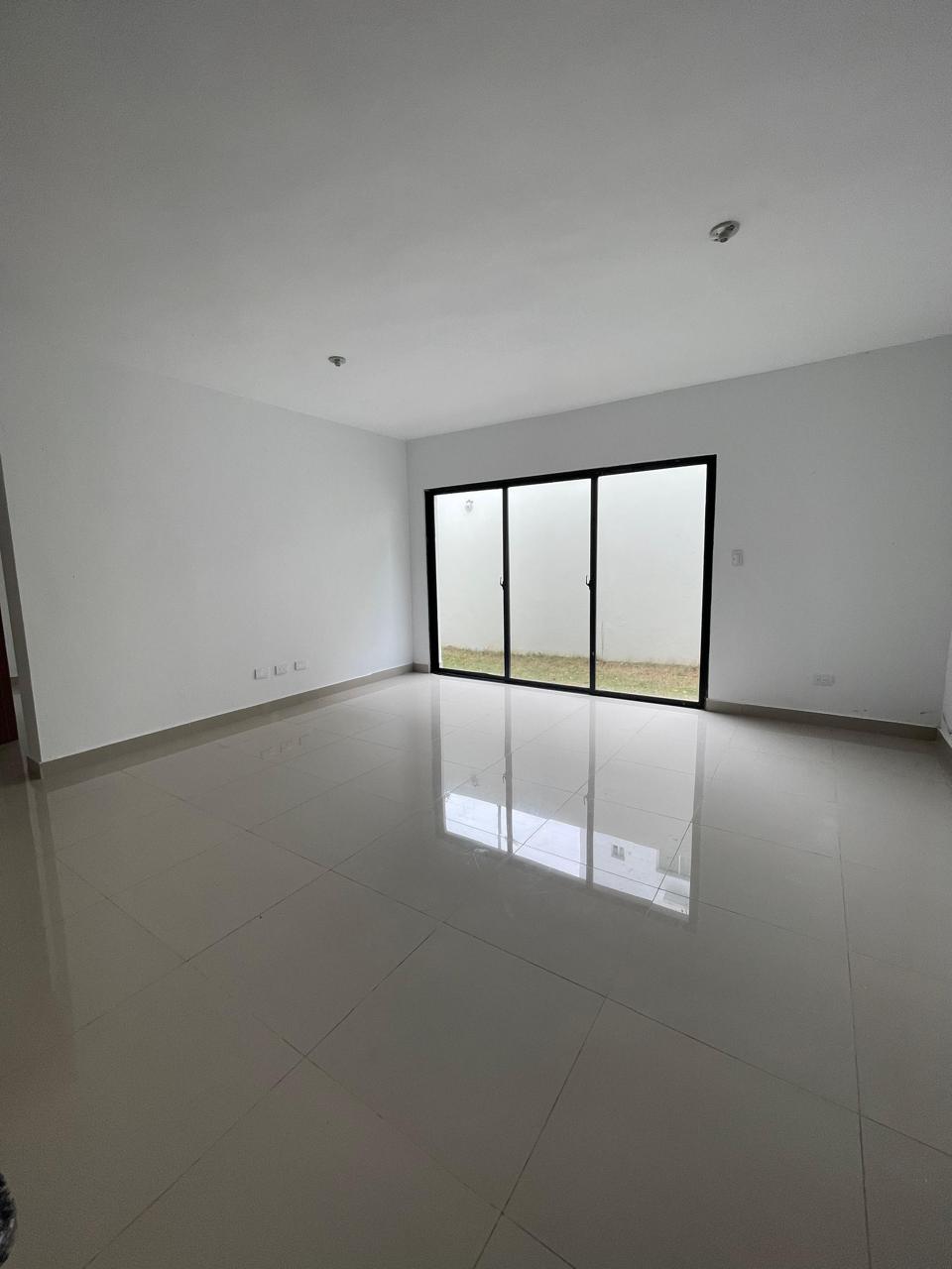 Apartamento de 2 Habitaciones en Venta en los Corales del Sur.  Foto 7272617-2.jpg