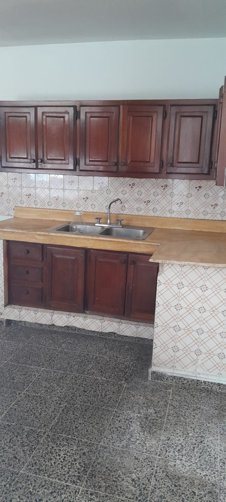 Apartamento En Alquiler 3r Piso Edificio 31 Ens. Paraiso. Foto 7272655-9.jpg
