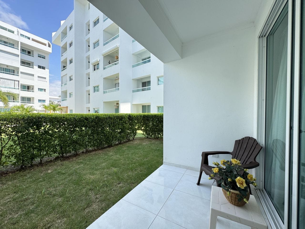 Vendo Apto AMUEBLADO en Juan Dolio 2 HABS 1er. Nivel REBAJADO Y DE OPO Foto 7272743-2.jpg