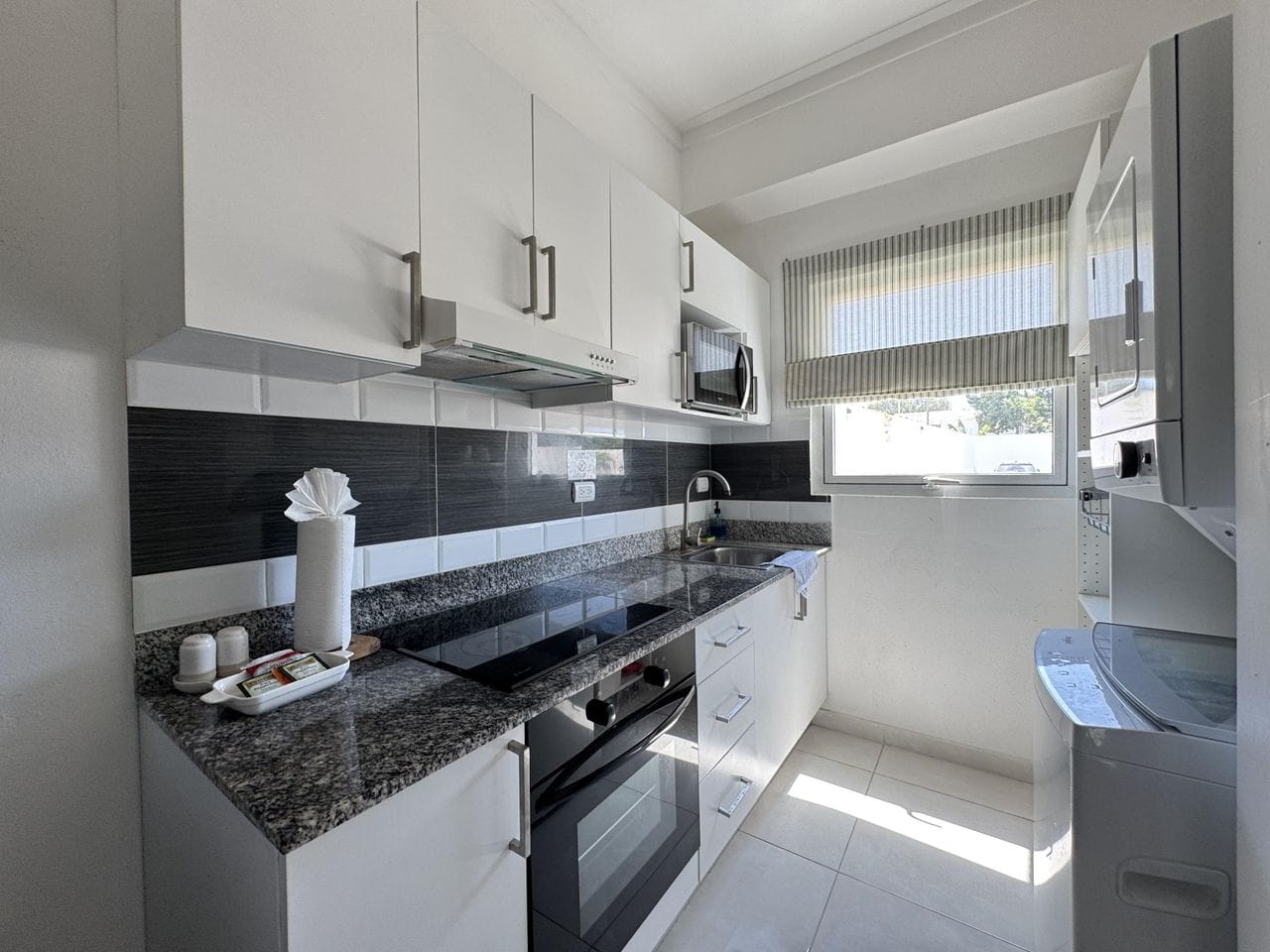 Vendo Apto AMUEBLADO en Juan Dolio 2 HABS 1er. Nivel REBAJADO Y DE OPO Foto 7272743-4.jpg