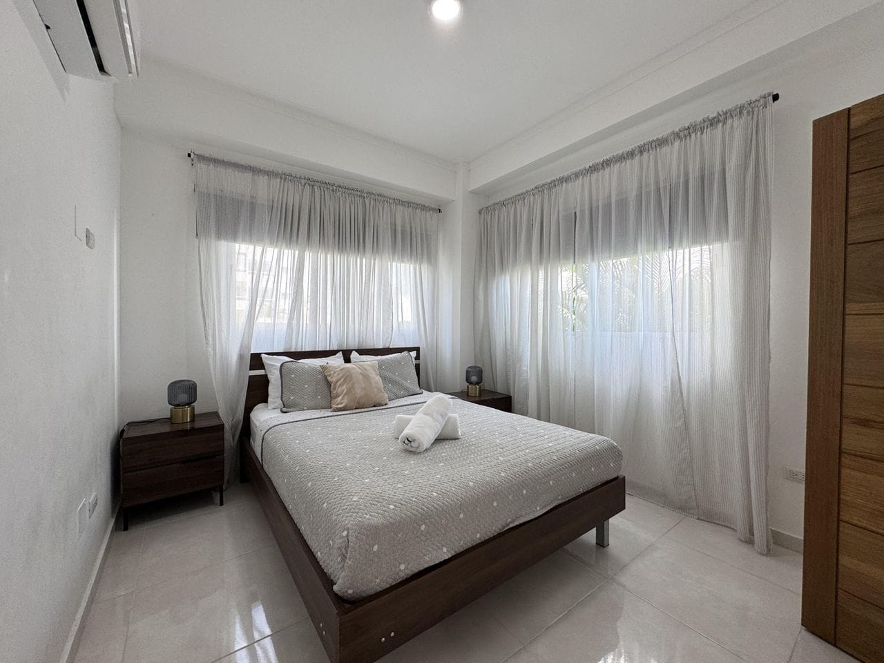 Vendo Apto AMUEBLADO en Juan Dolio 2 HABS 1er. Nivel REBAJADO Y DE OPO Foto 7272743-5.jpg