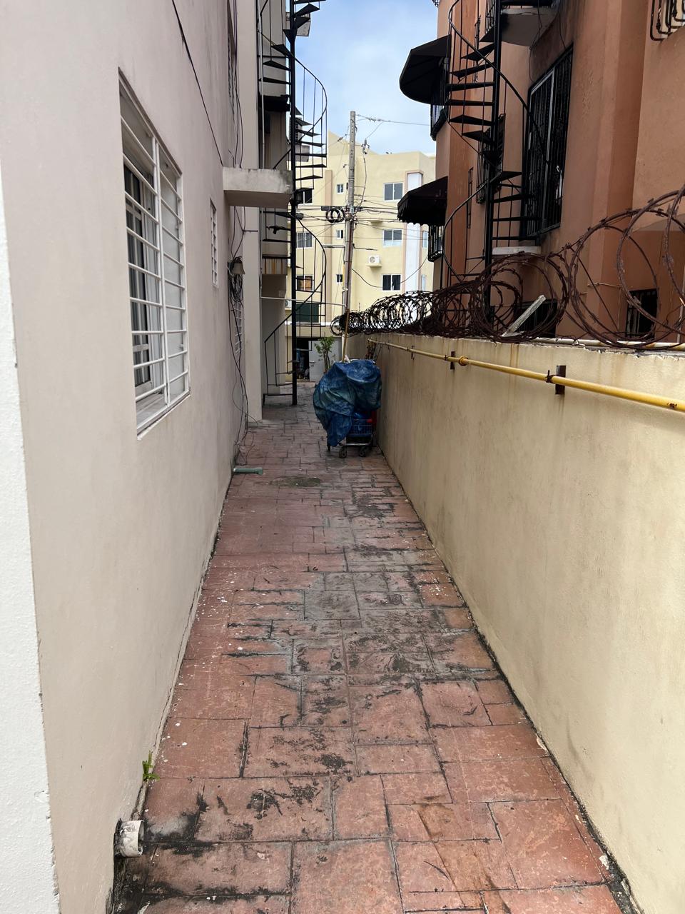 Vendo Apto en lo Mejor de  CORALES DEL SUR 3 HABS. 1ER. NIVEL 120 Mts. Foto 7272748-14.jpg