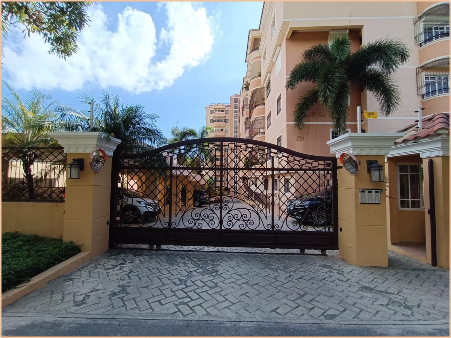 Vendo Apto en la Esperilla RES. ESCORIAL X AV. BOLIVAR 170 Mts.2 2 HAB Foto 7272753-9.jpg