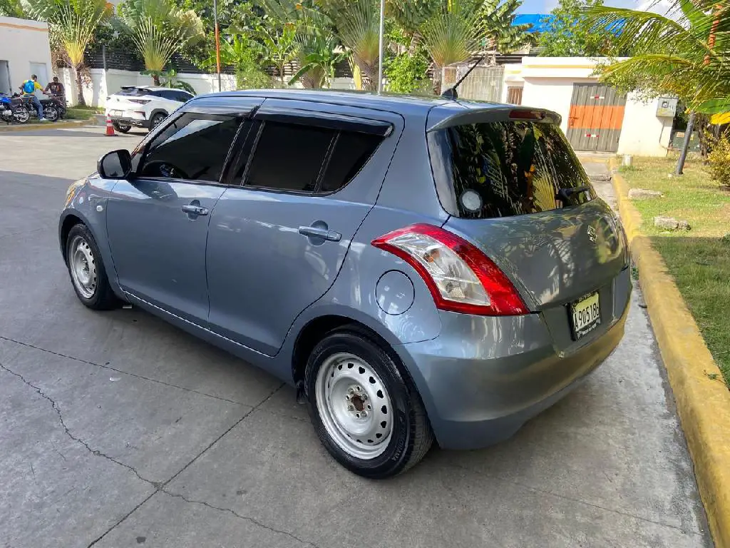 SUZUKI SWIFT 2015 IMPECABLE RD545.000 Foto 7272754-3.jpg