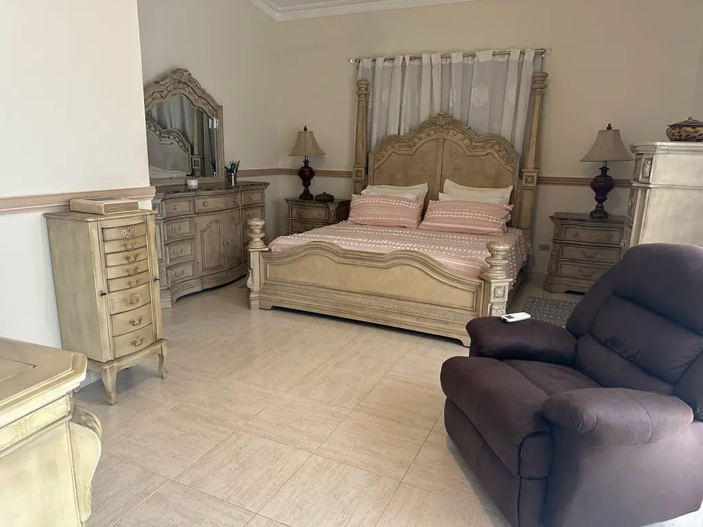 VENDO O ALQUILO SUPER CASA DE 3 NIV. EN ARROYO HONDO III CON TERMINACI Foto 7272923-12.jpg