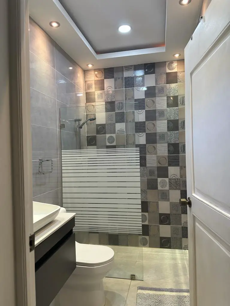 VENDO O ALQUILO SUPER CASA DE 3 NIV. EN ARROYO HONDO III CON TERMINACI Foto 7272923-13.jpg