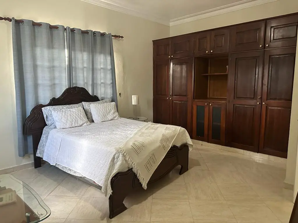 VENDO O ALQUILO SUPER CASA DE 3 NIV. EN ARROYO HONDO III CON TERMINACI Foto 7272923-3.jpg