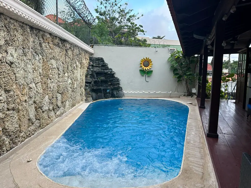 VENDO O ALQUILO SUPER CASA DE 3 NIV. EN ARROYO HONDO III CON TERMINACI Foto 7272923-6.jpg