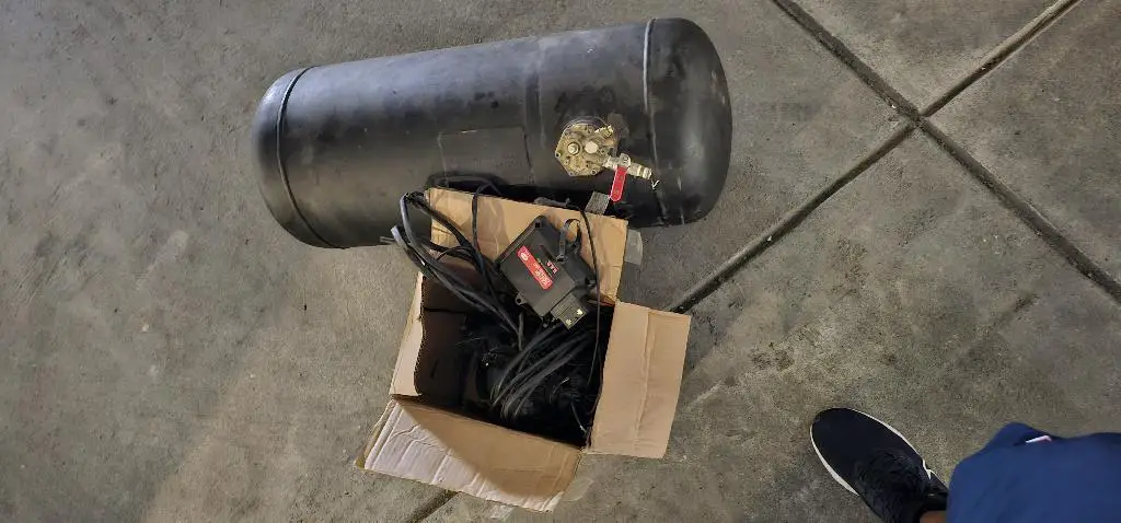 sistema de gas por inyeccion usado como nuevo de 4 cilindros italiano  Foto 7272955-1.jpg