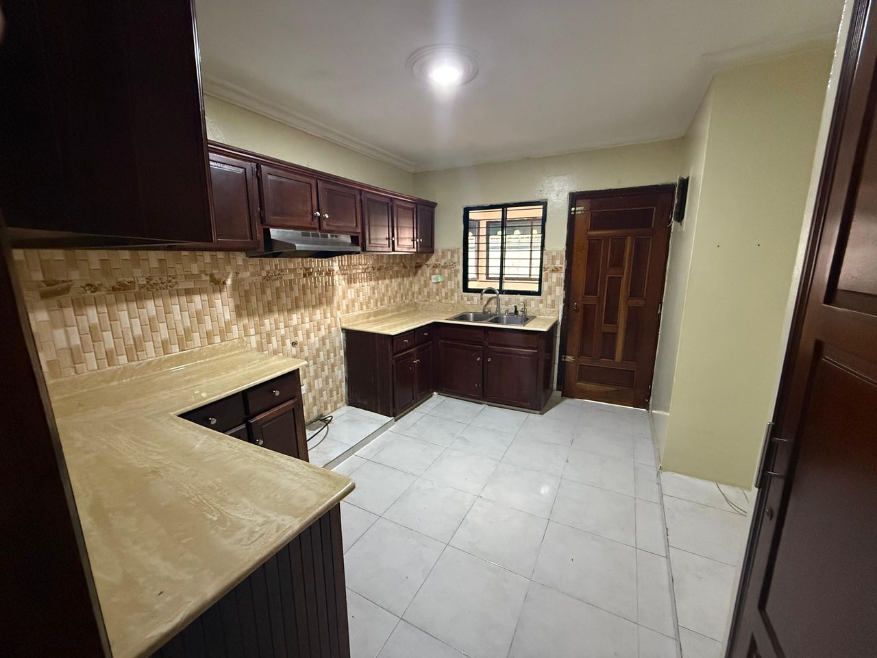 Casa en alquiler en Bella Vista Foto 7273081-4.jpg