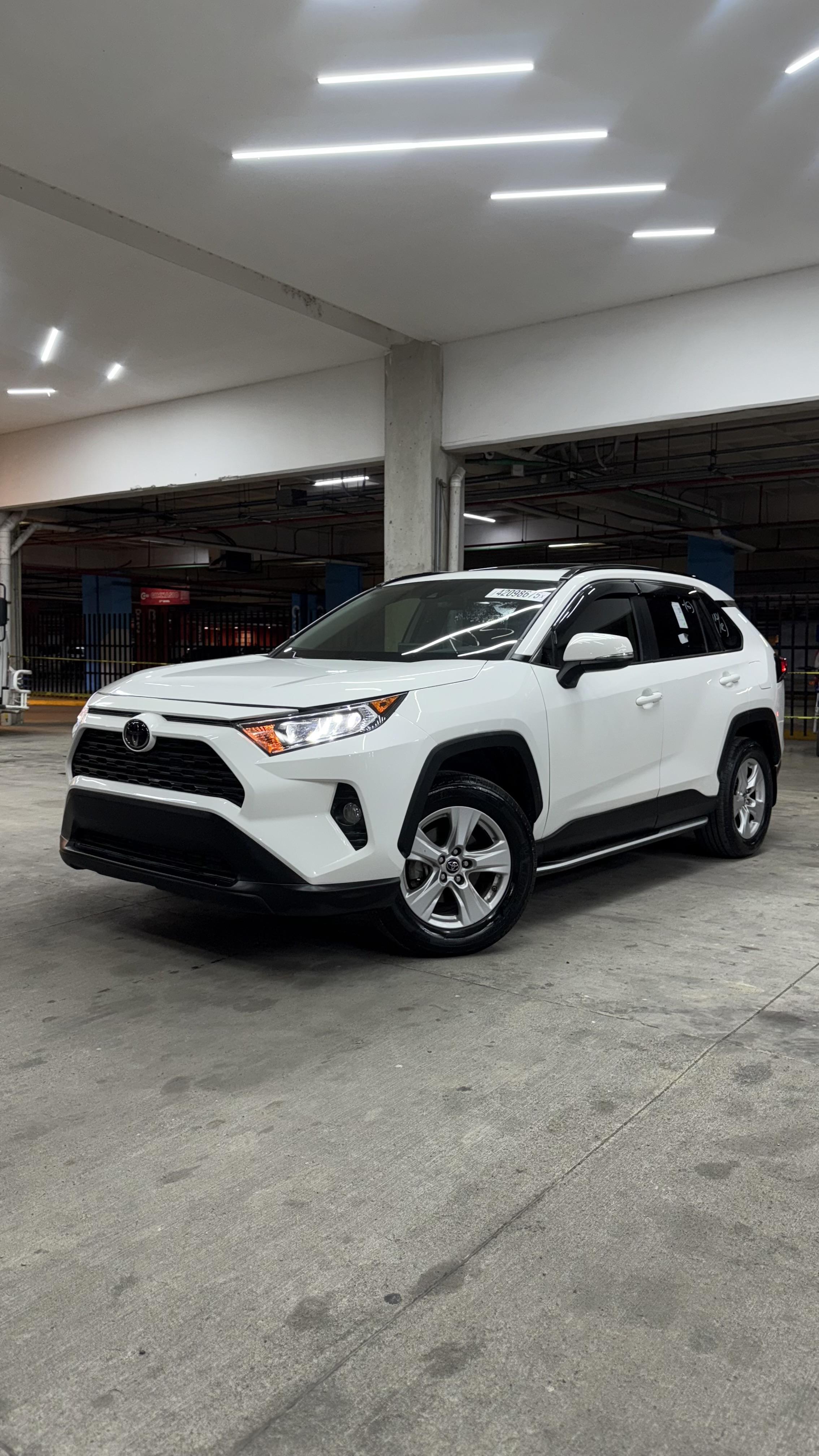 TOYOTA RAV4 2019 XLE RECIÉN IMPORTADA Foto 7273096-3.jpg