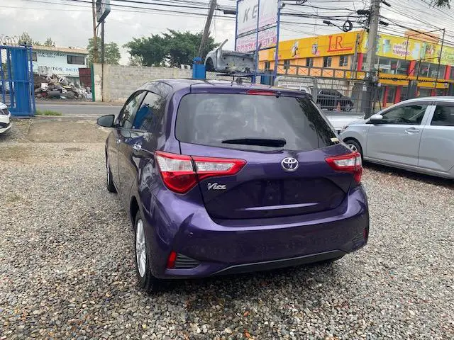 TOYOTA VITZ RECIEN IMPORTADO AÑO 2019 EXCELENTES CONDICIONES Foto 7273128-4.jpg
