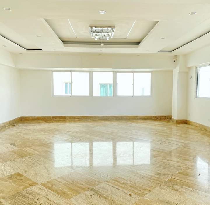 Apartamento de 4Habitaciones en Venta en la Urbanización Real.  Foto 7273398-3.jpg