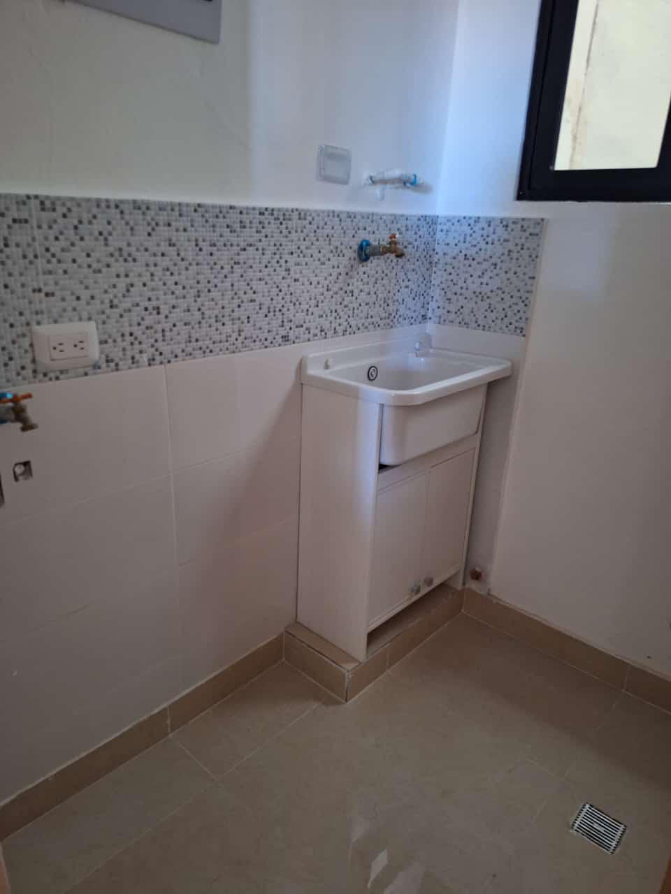 Apartamento de 3 Habitaciones en Venta en la Av. Ecológica.  Foto 7273438-4.jpg