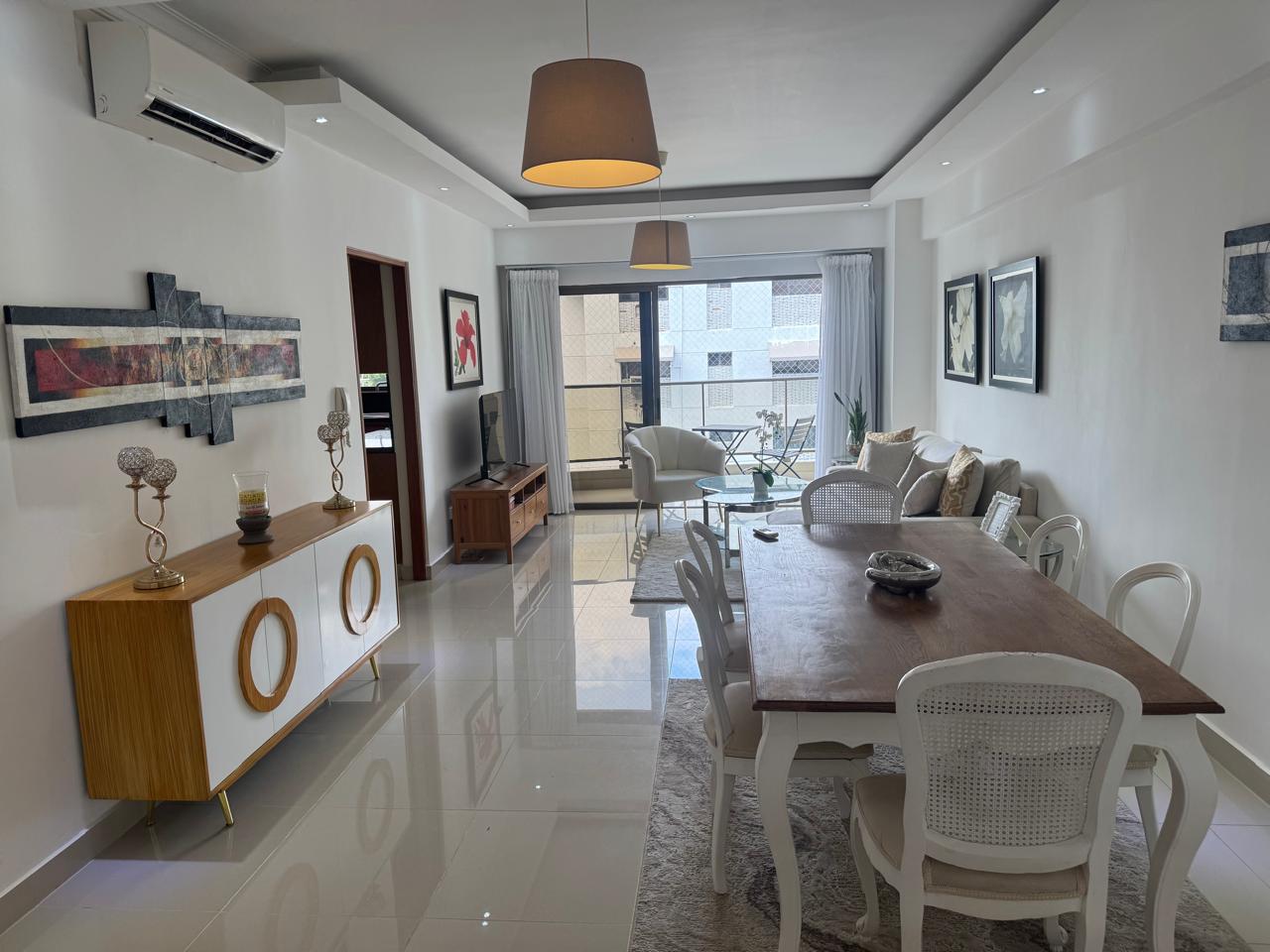 Alquilo apartamento en Piantini. Piso alto amueblado Foto 7273447-3.jpg