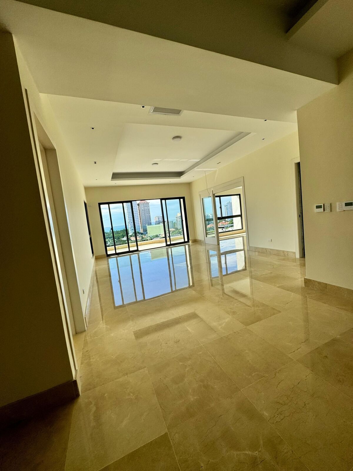 Vendo un lujoso apartamento en Los Cacicazgos Foto 7273509-8.jpg