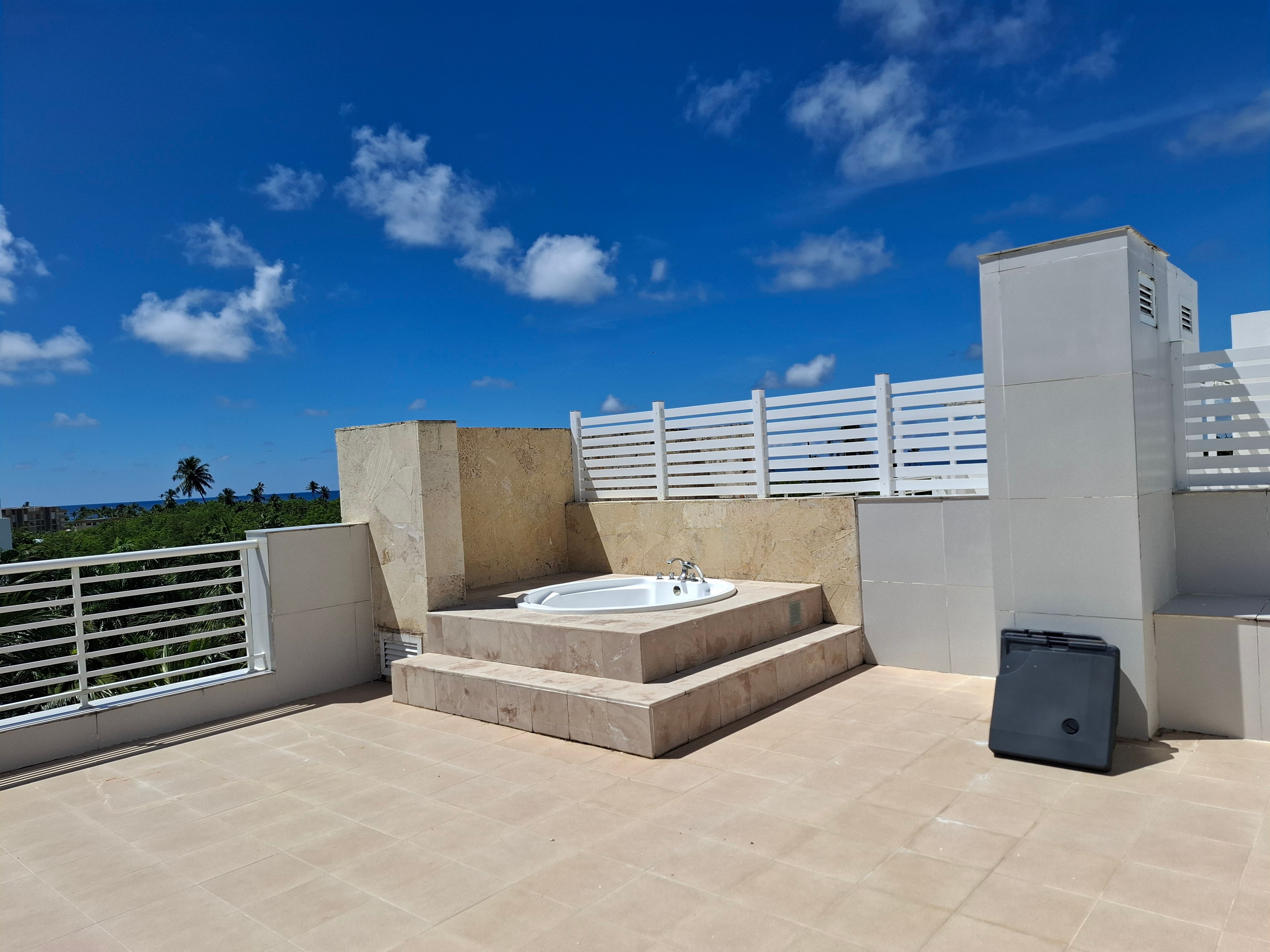 Elegante penthouse con vista a la piscina en Residencial Las Olas  Foto 7273535-2.jpg