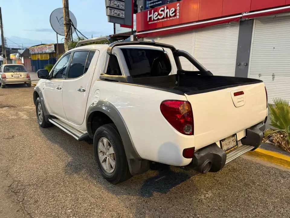 MITSUBISHI L200 SPORTERO 4X4 DIESEL 2007 Foto 7273570-5.jpg