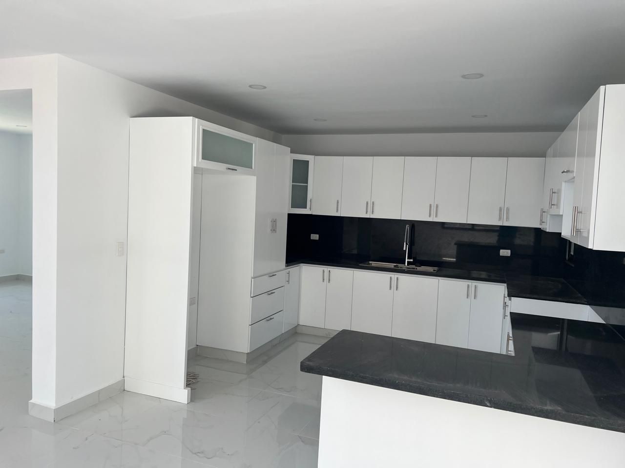 Vendo villa con concepto dúplex y diseños contemporáneo en Marina Vill Foto 7273574-4.jpg