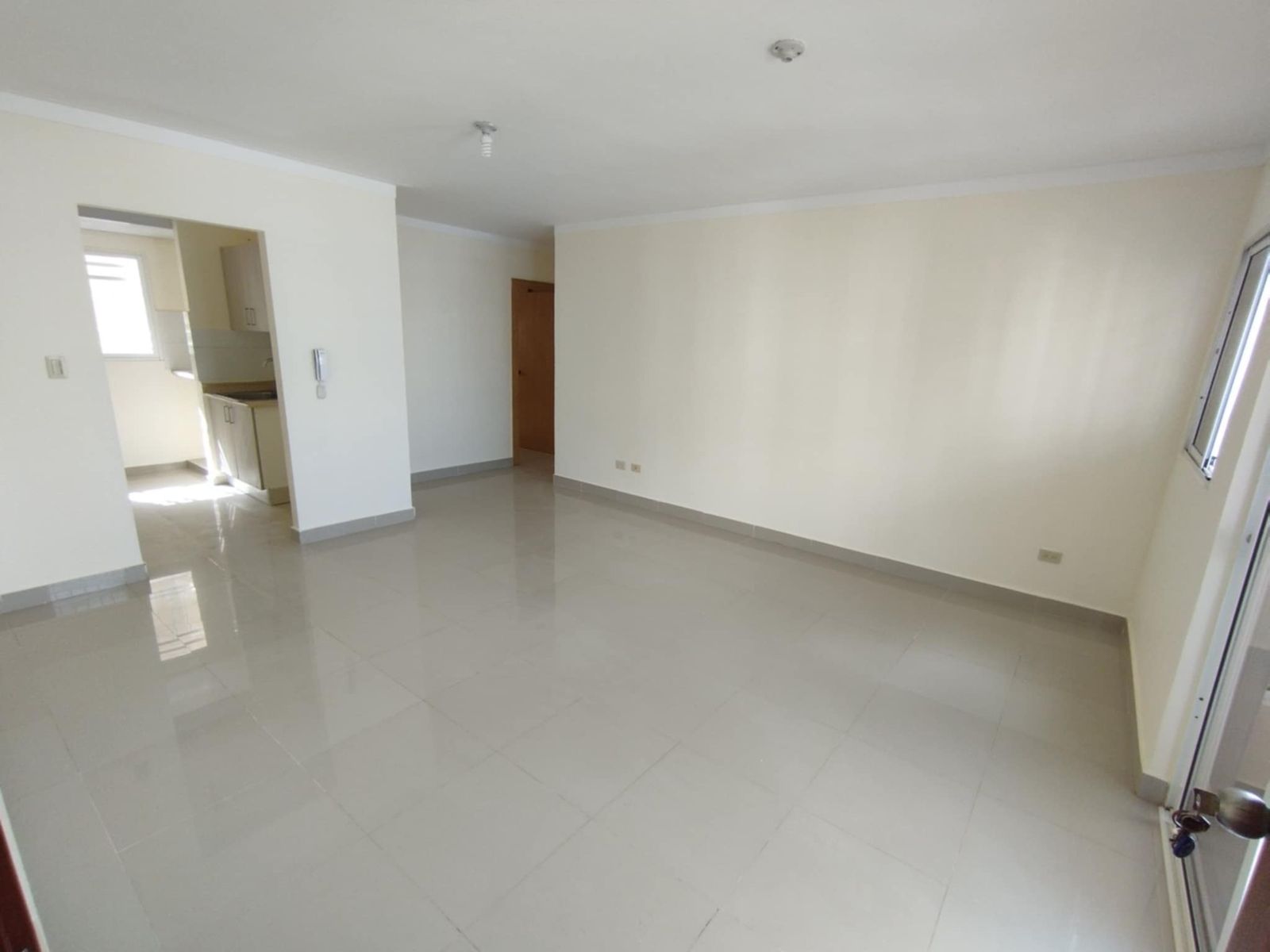 Se alquila apartamento ubicado en la ciudad Juan Bosch  Foto 7273578-2.jpg