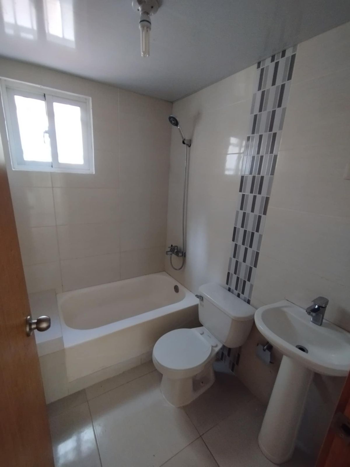 Se alquila apartamento ubicado en la ciudad Juan Bosch  Foto 7273578-9.jpg