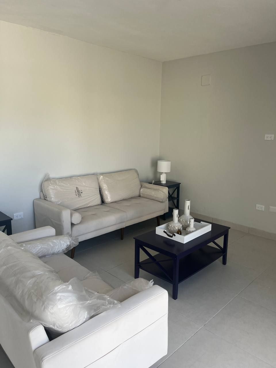 Vendo lujosa villa ubicada en residencial Garden village Foto 7273579-3.jpg