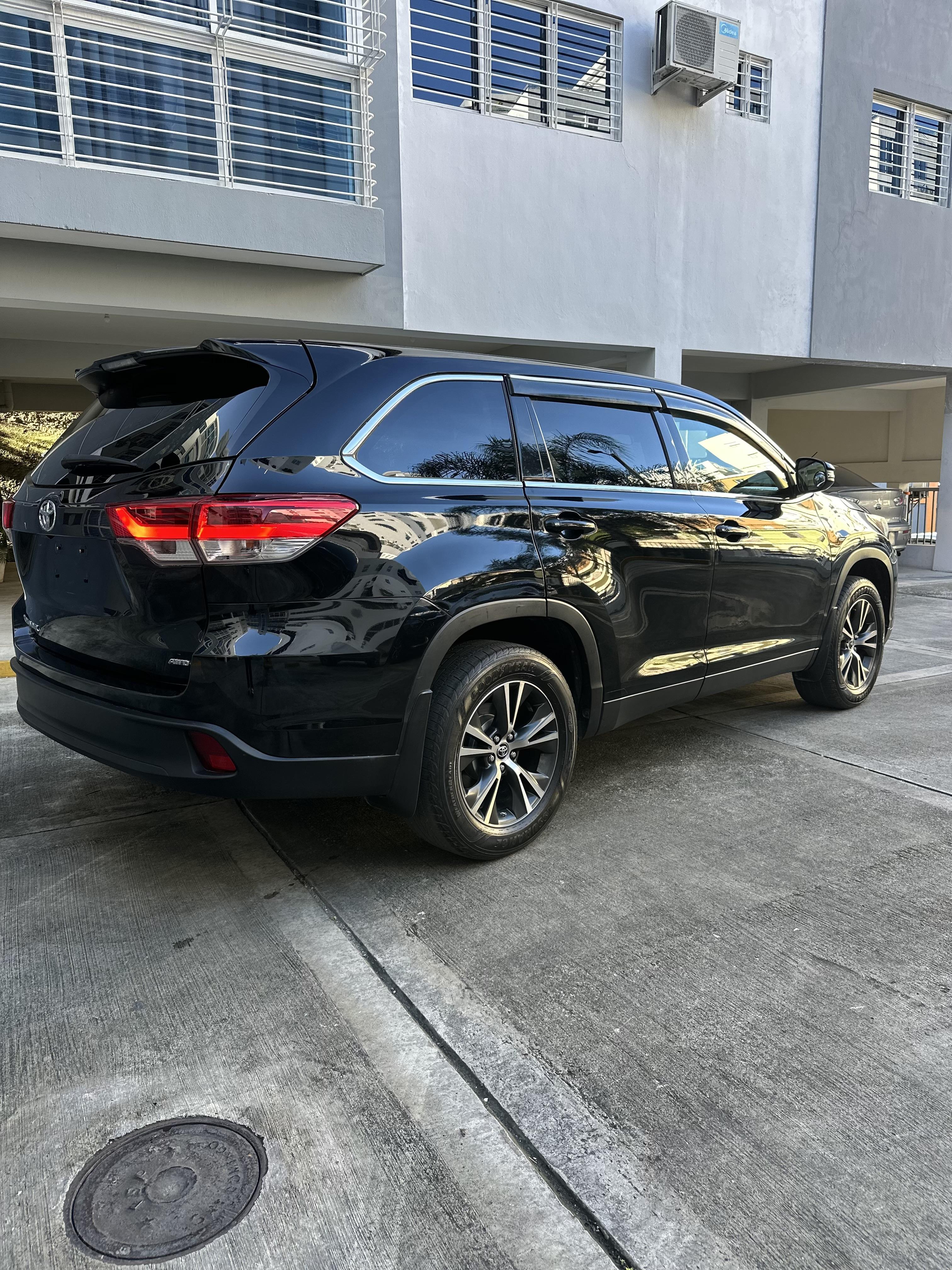 Vendo hermosa Toyota Highlander 2019 AWD Clean Carfax!! Foto 7273672-3.jpg