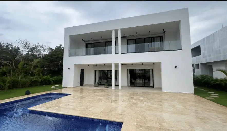Majestuosa Villa en el residencial Galden Village a pocos paso de nues Foto 7273788-15.jpg