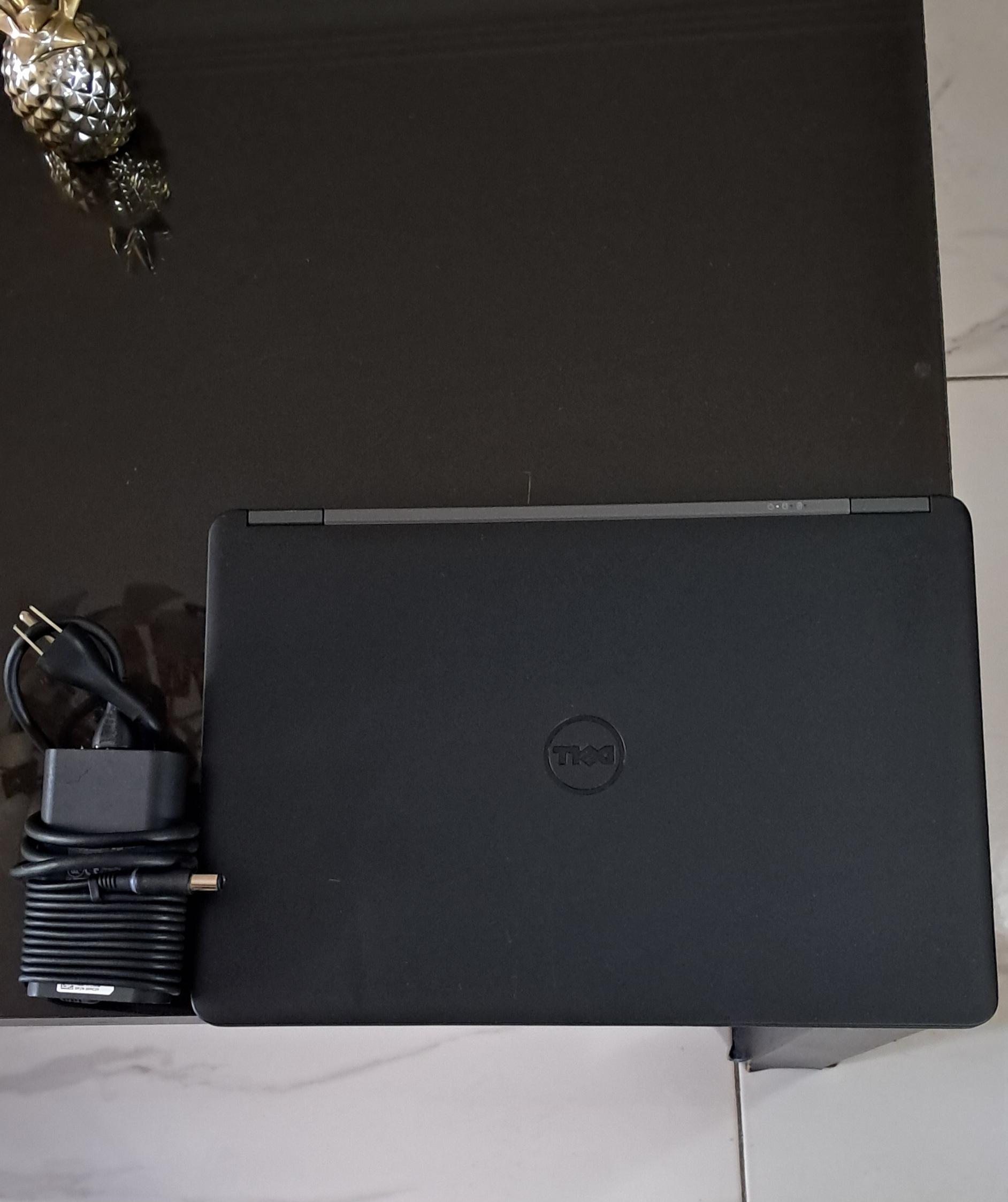 Laptop Dell 7450 Slim i5 16GB Ram 400GB Intel SSD Foto 7273811-3.jpg