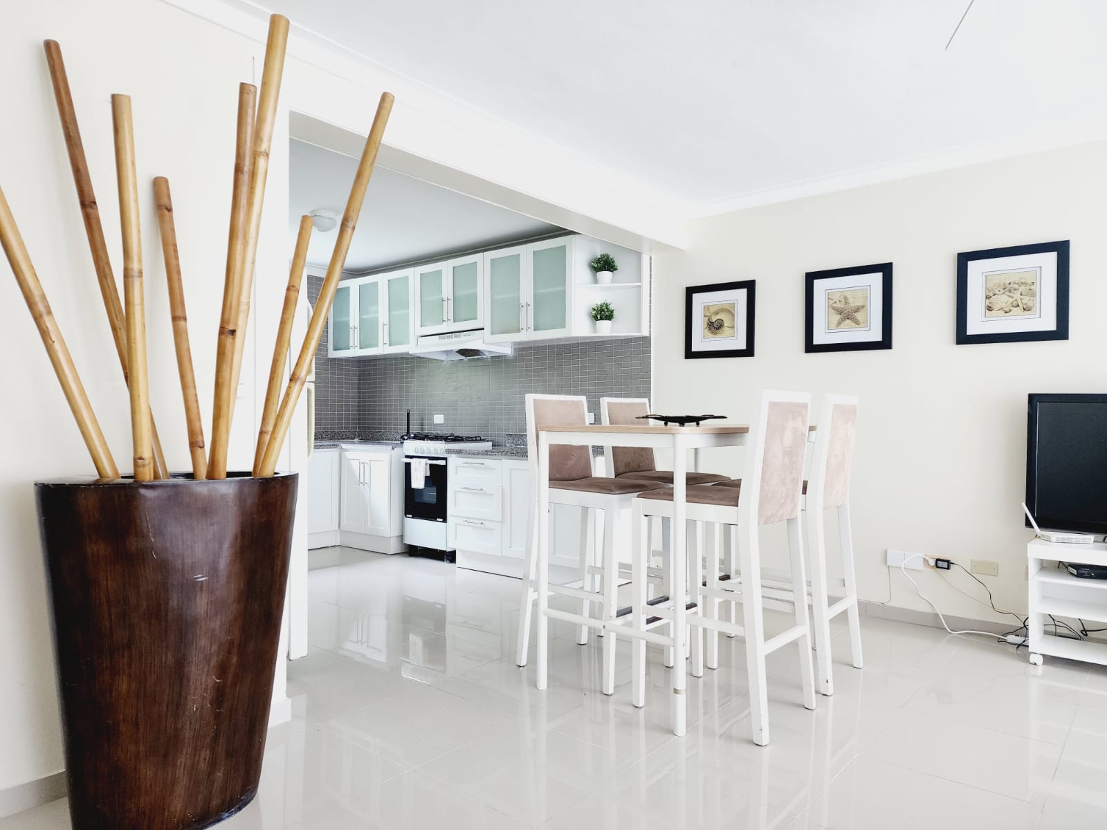 Vendo apartamento totalmente amueblado en Juan Dolió Foto 7273923-4.jpg