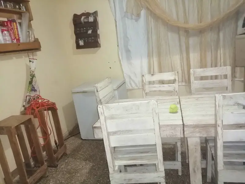 Vendo 8 sillas 2 mesas expansibles desarmables en madera como comedor  Foto 7273992-1.jpg