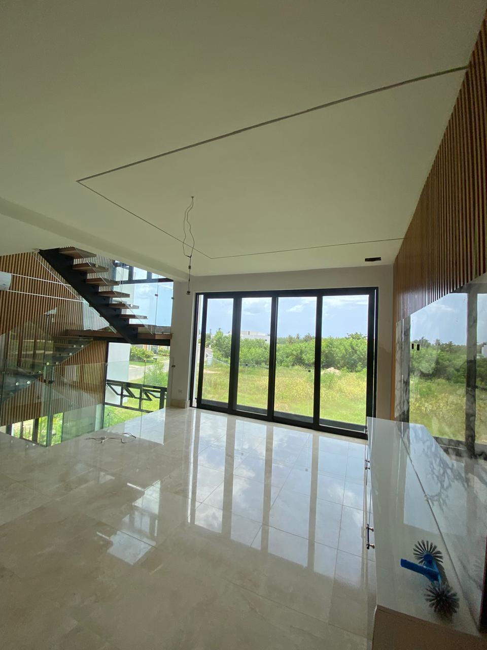 Vendo villa de lujo frente al campo de golf en Playa Nueva Romana Foto 7273997-2.jpg
