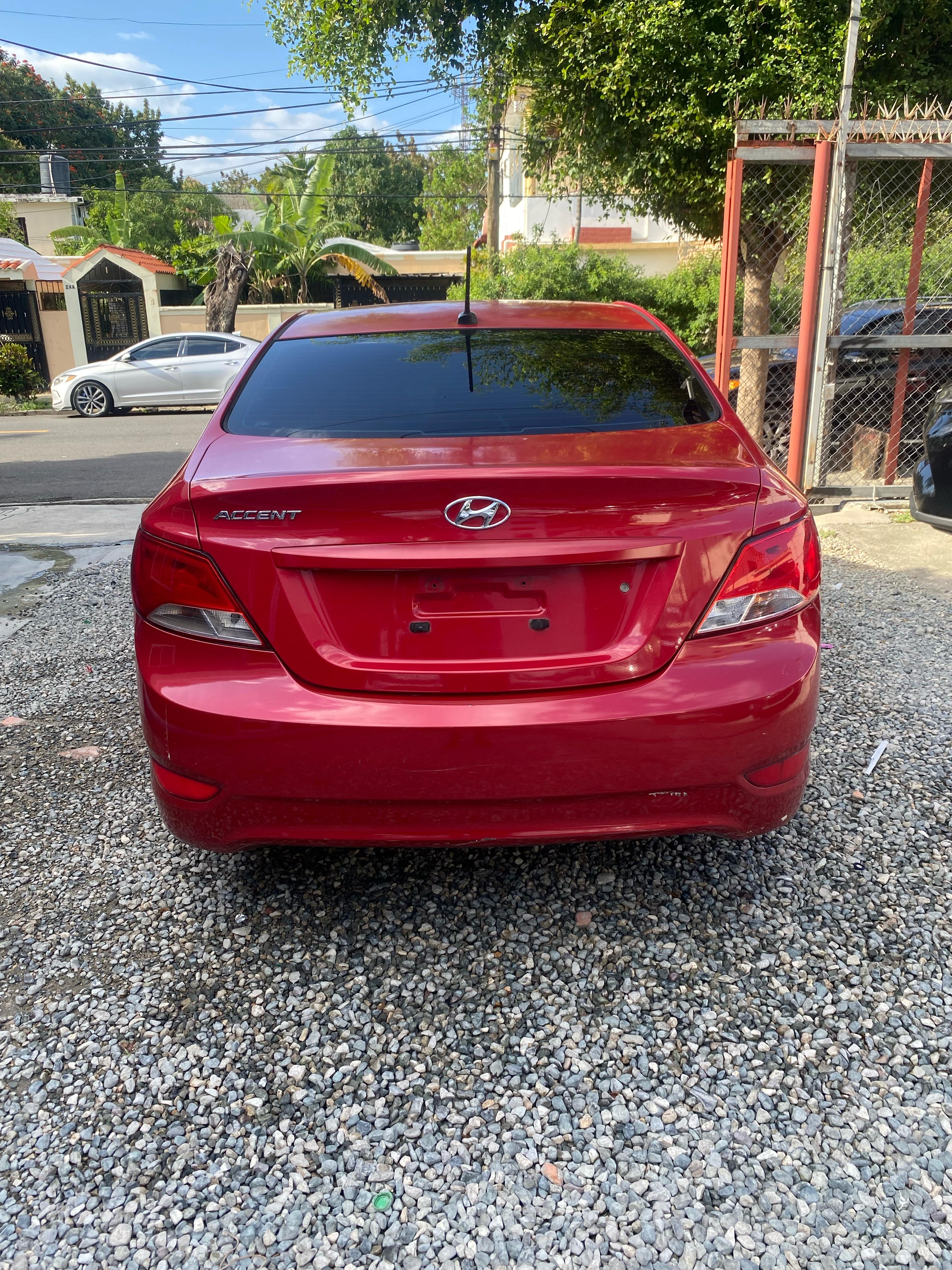 Hyundai Accent SE 2015 Foto 7274075-6.jpg