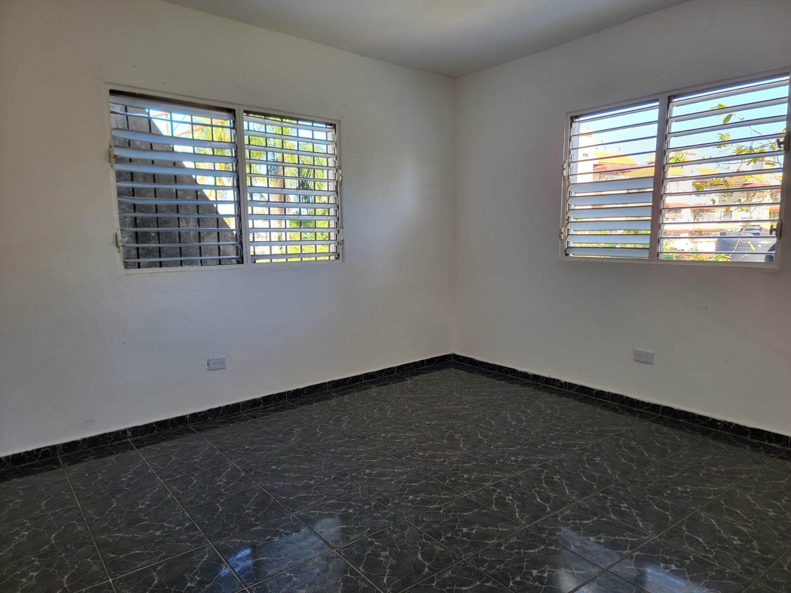 RENTO APART DE 1 HABITACION A UNA ESQ D LA CARR MELLA LUCERNA STO.DGO. Foto 7274078-5.jpg