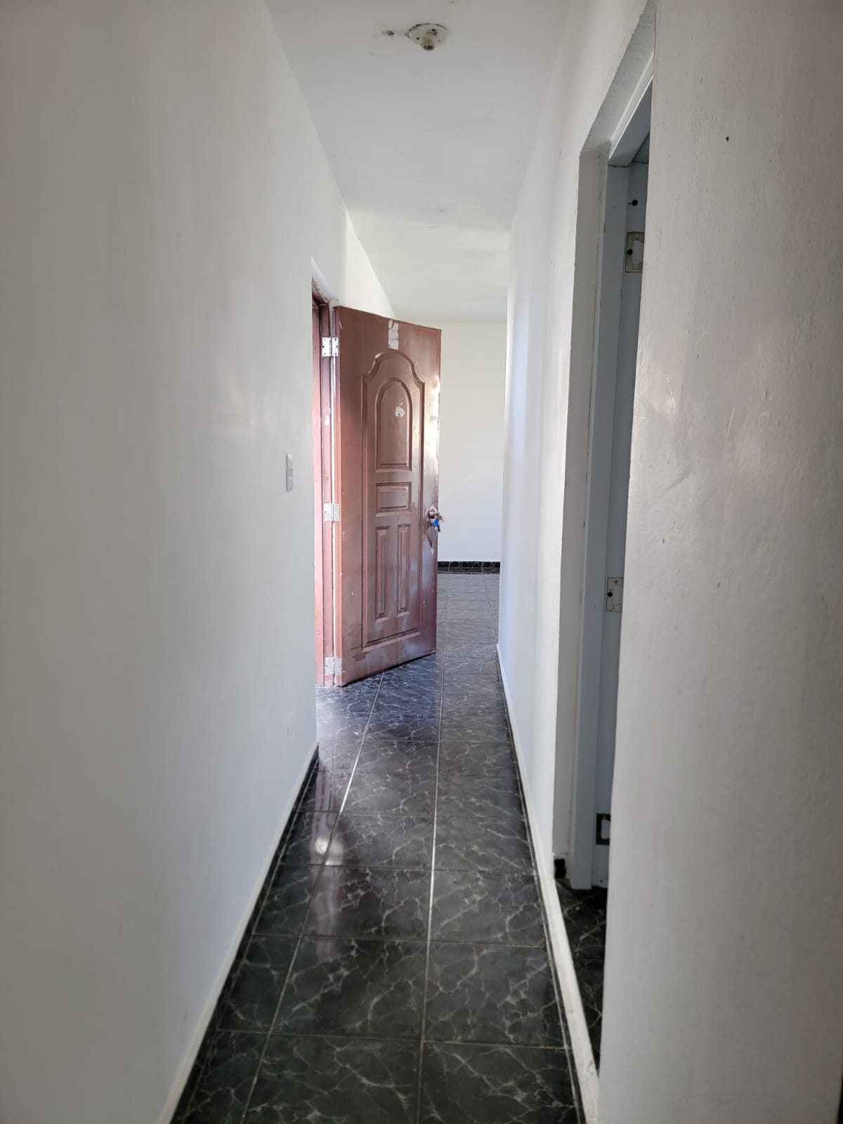 RENTO APART DE 1 HABITACION A UNA ESQ D LA CARR MELLA LUCERNA STO.DGO. Foto 7274078-8.jpg