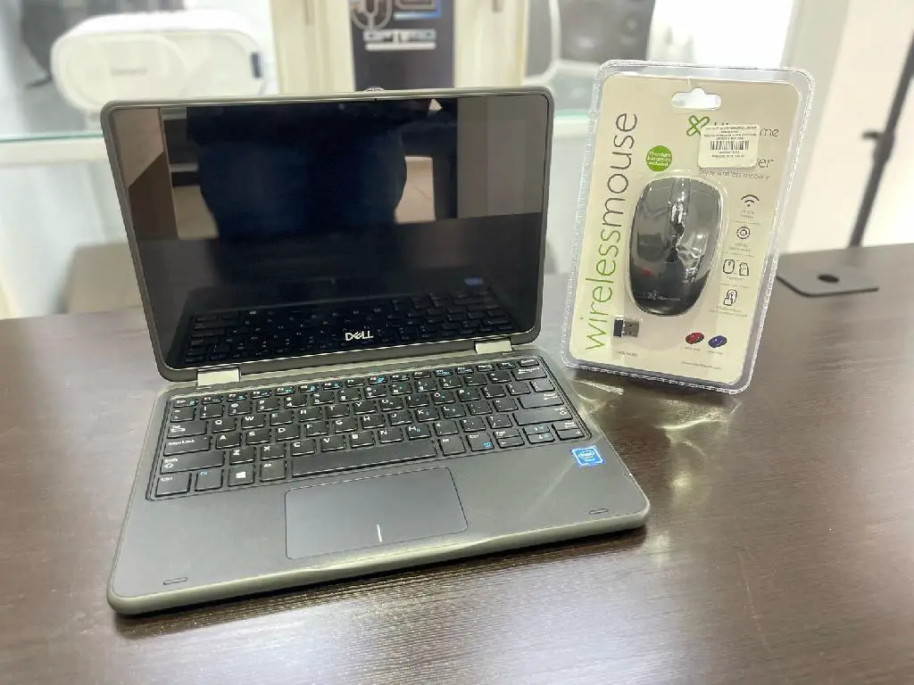 Laptops Dell Latitude 3190 2 en 1 Foto 7274087-2.jpg