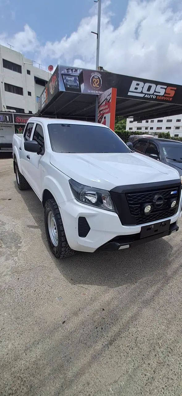 NISSAN  FRONTIER NP300 2 CAB 4X4 AÑO 2022 Foto 7274110-10.jpg