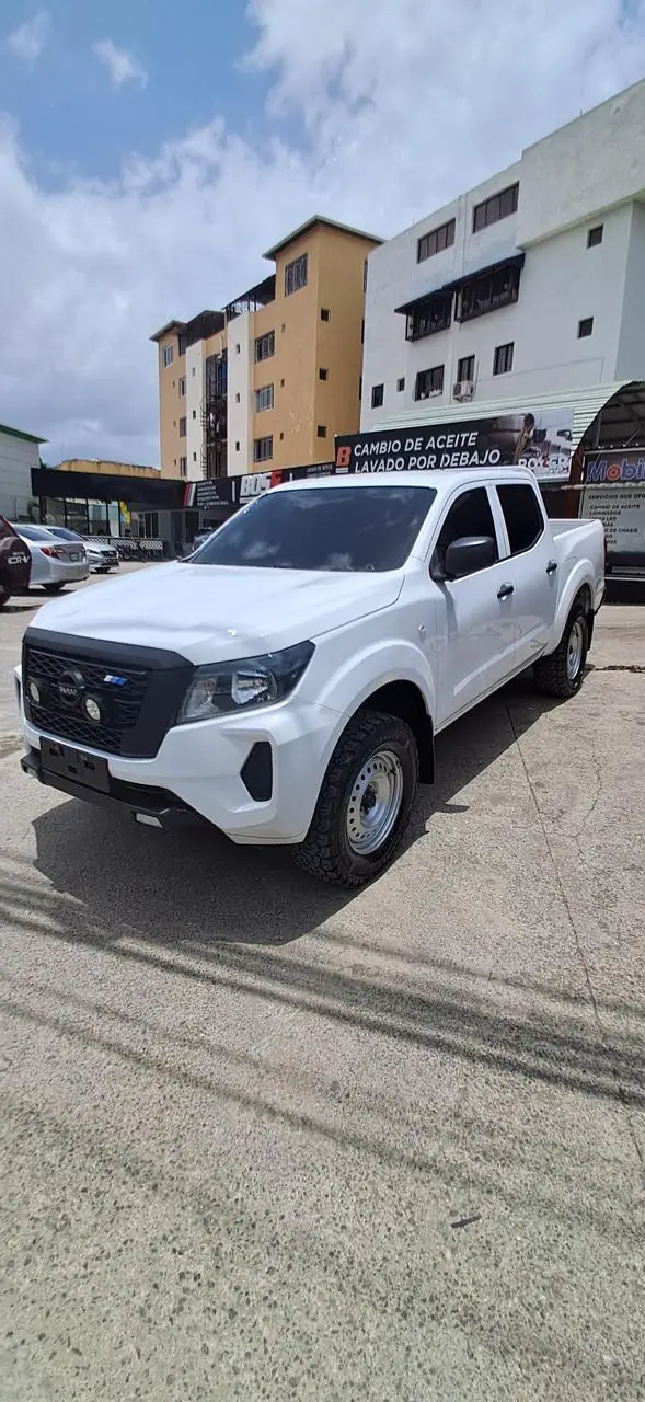 NISSAN  FRONTIER NP300 2 CAB 4X4 AÑO 2022 Foto 7274110-3.jpg