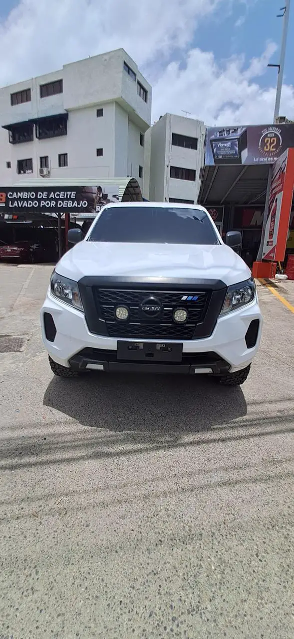 NISSAN  FRONTIER NP300 2 CAB 4X4 AÑO 2022 Foto 7274110-6.jpg