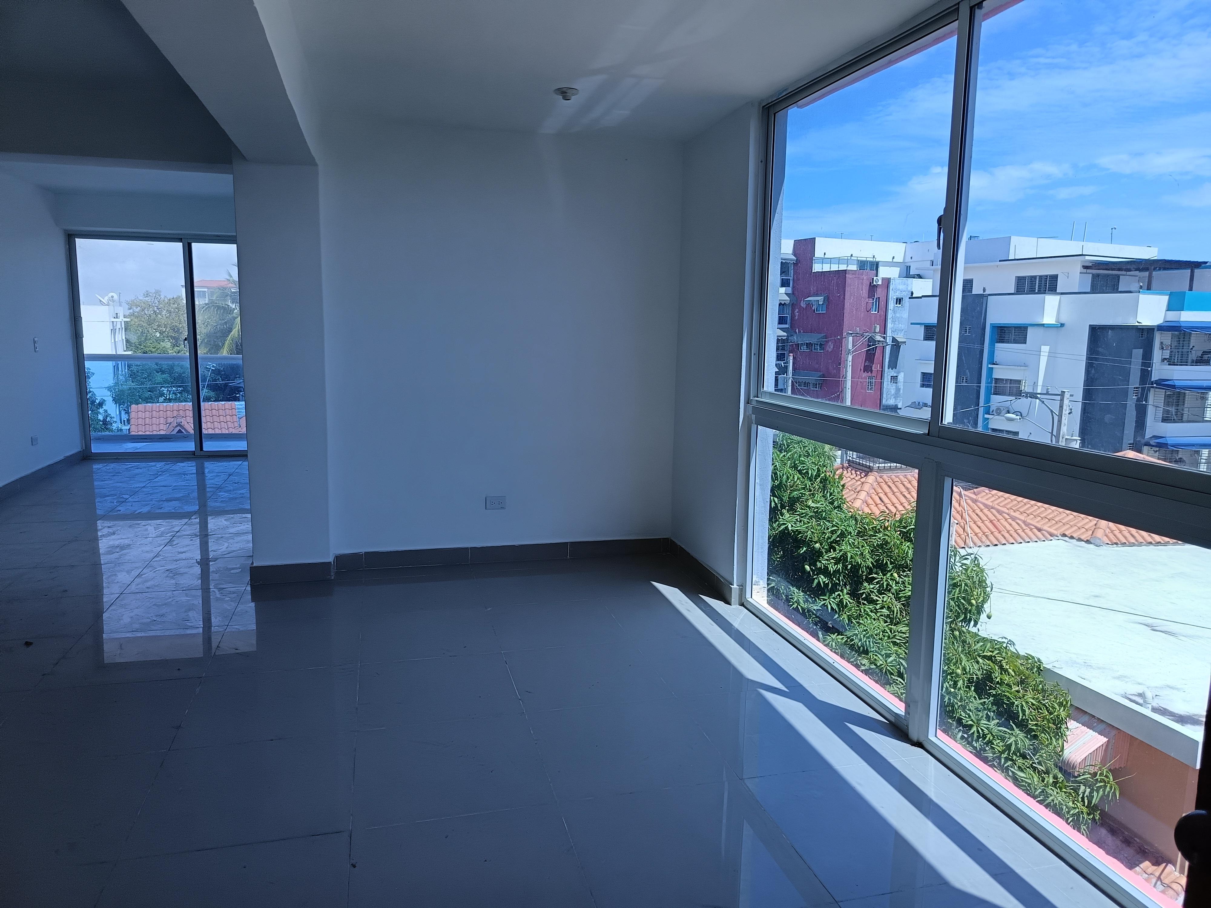 Amplio Ph Con Terraza 4 Hab 300 M2  En Reparto Los 3 Ojos  Foto 7274122-2.jpg