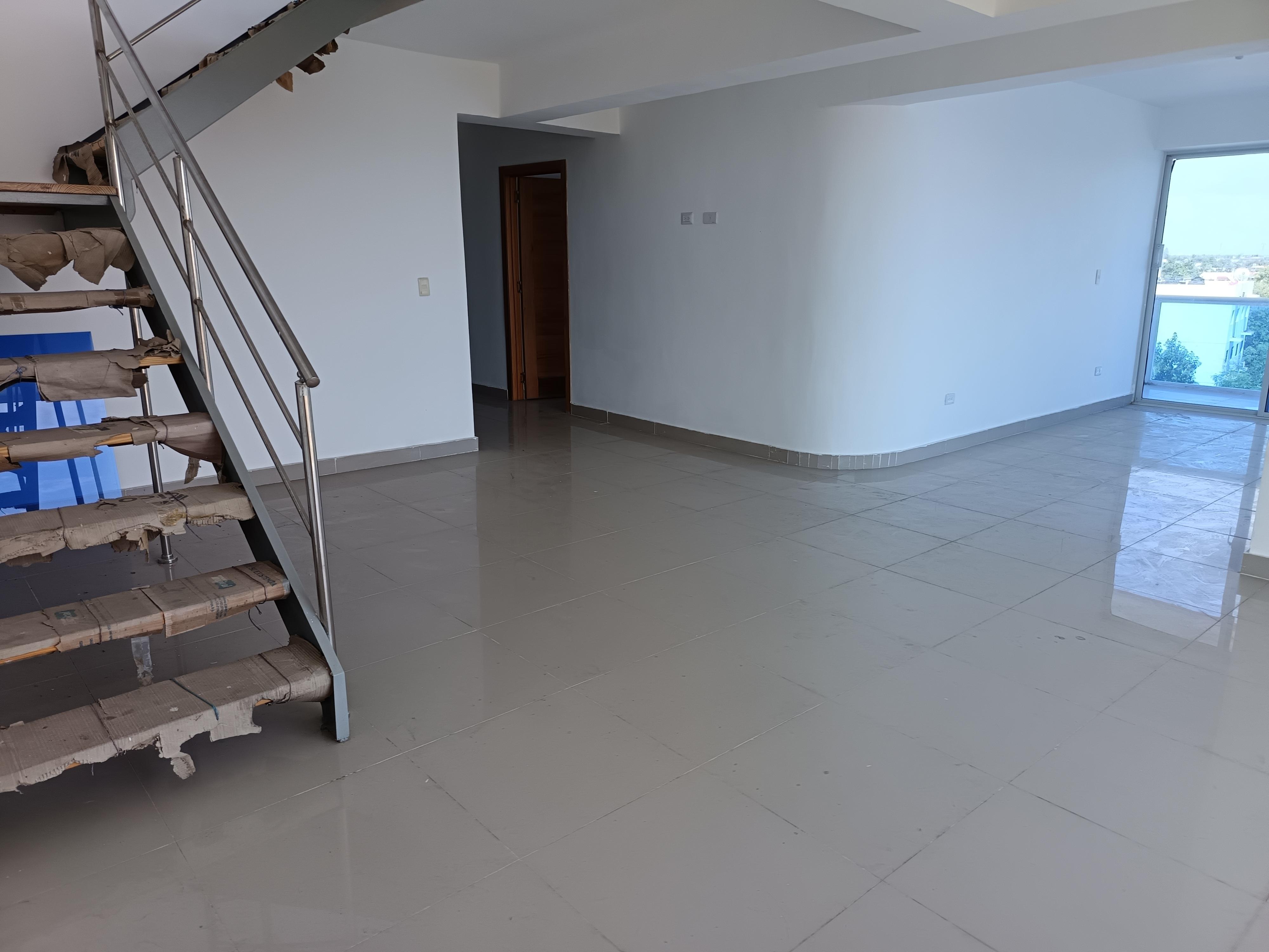 Amplio Ph Con Terraza 4 Hab 300 M2  En Reparto Los 3 Ojos  Foto 7274122-5.jpg