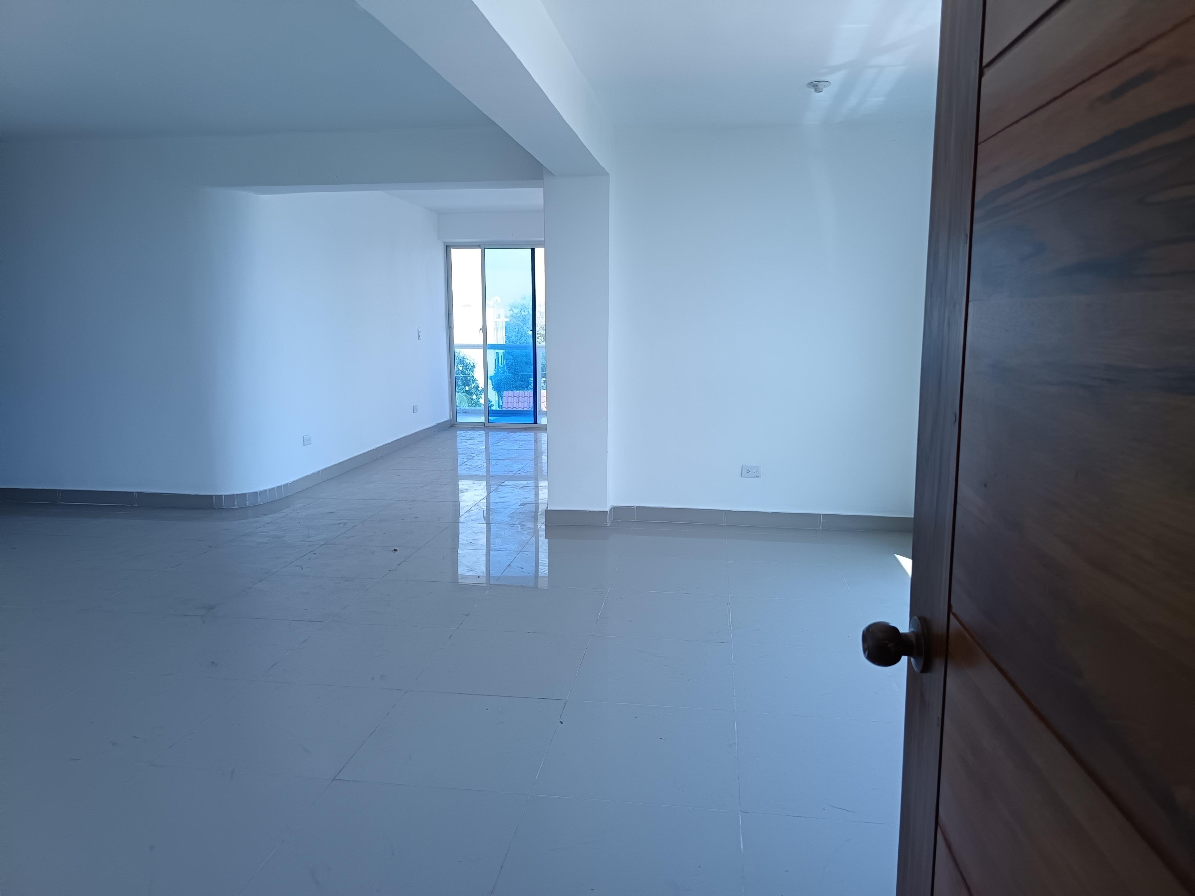 Amplio Ph Con Terraza 4 Hab 300 M2  En Reparto Los 3 Ojos  Foto 7274122-9.jpg