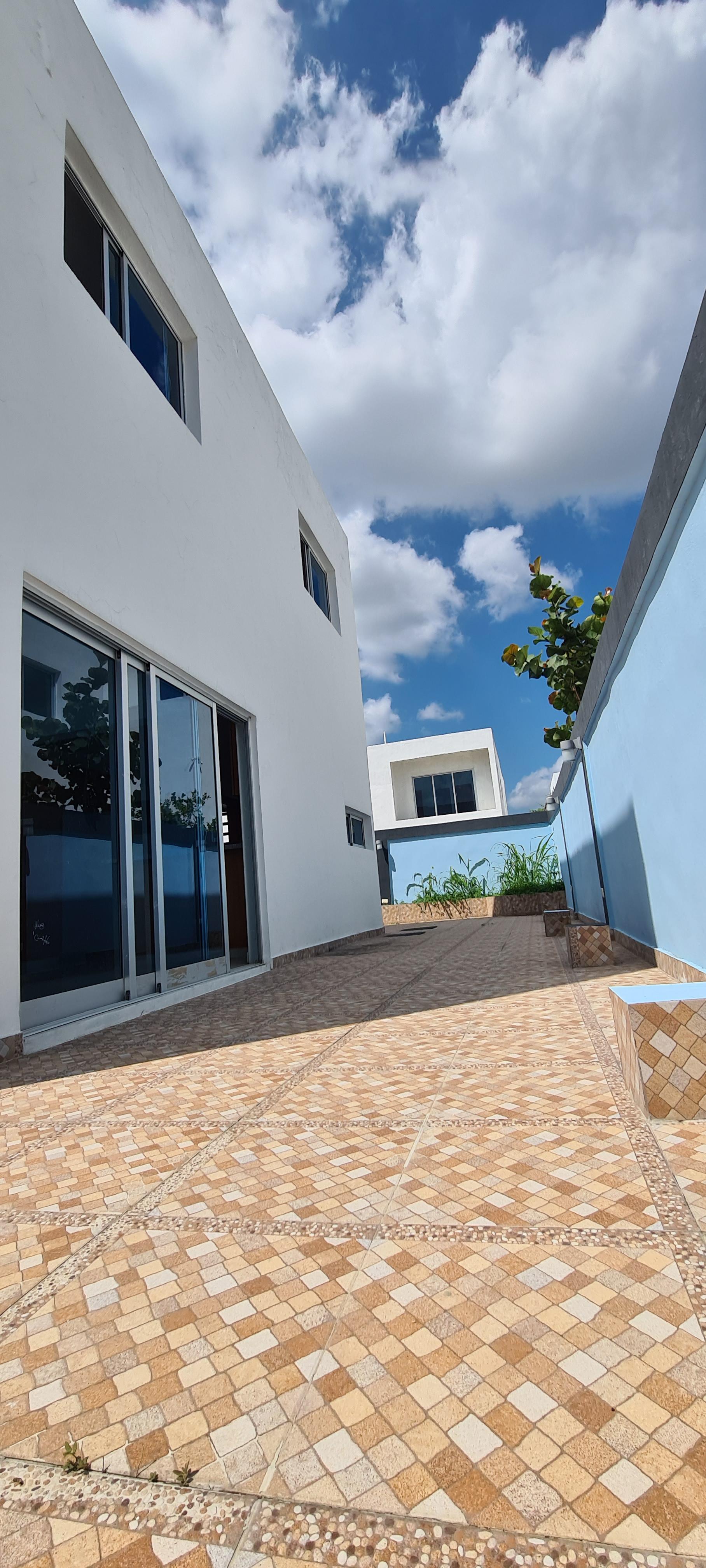 Casa de dos niveles en residencial cerrado en San Cristobal Foto 7274157-10.jpg