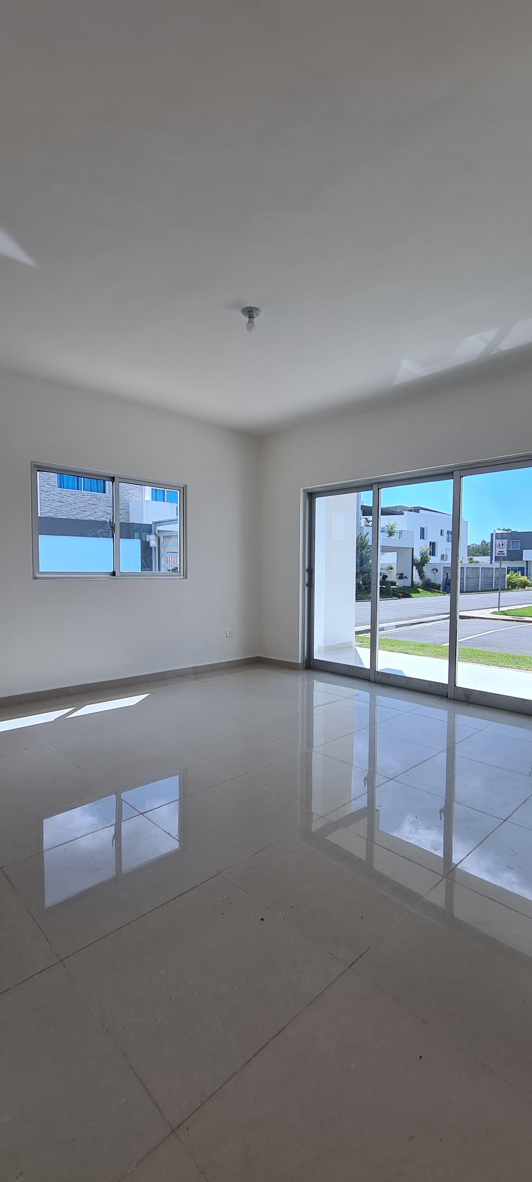 Casa de dos niveles en residencial cerrado en San Cristobal Foto 7274157-4.jpg