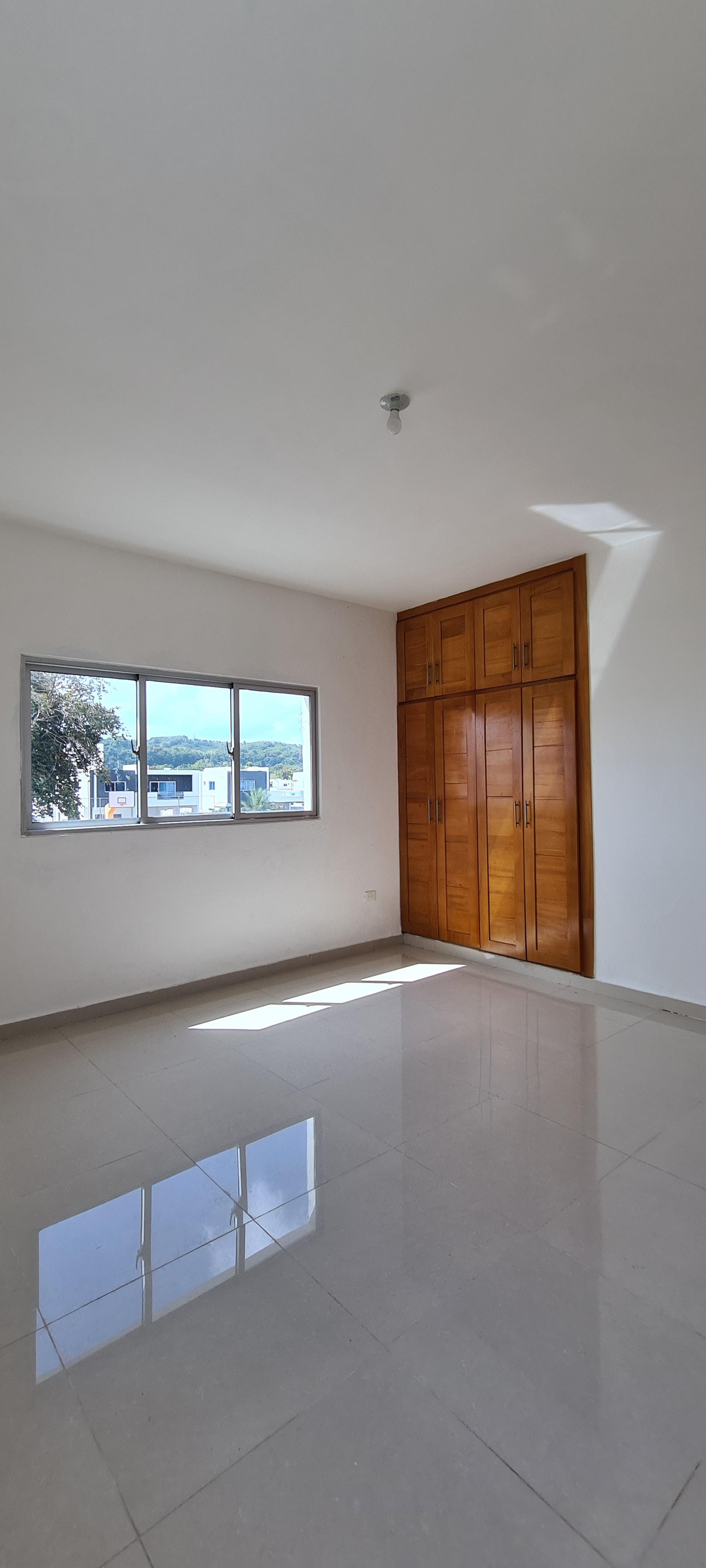 Casa de dos niveles en residencial cerrado en San Cristobal Foto 7274157-9.jpg